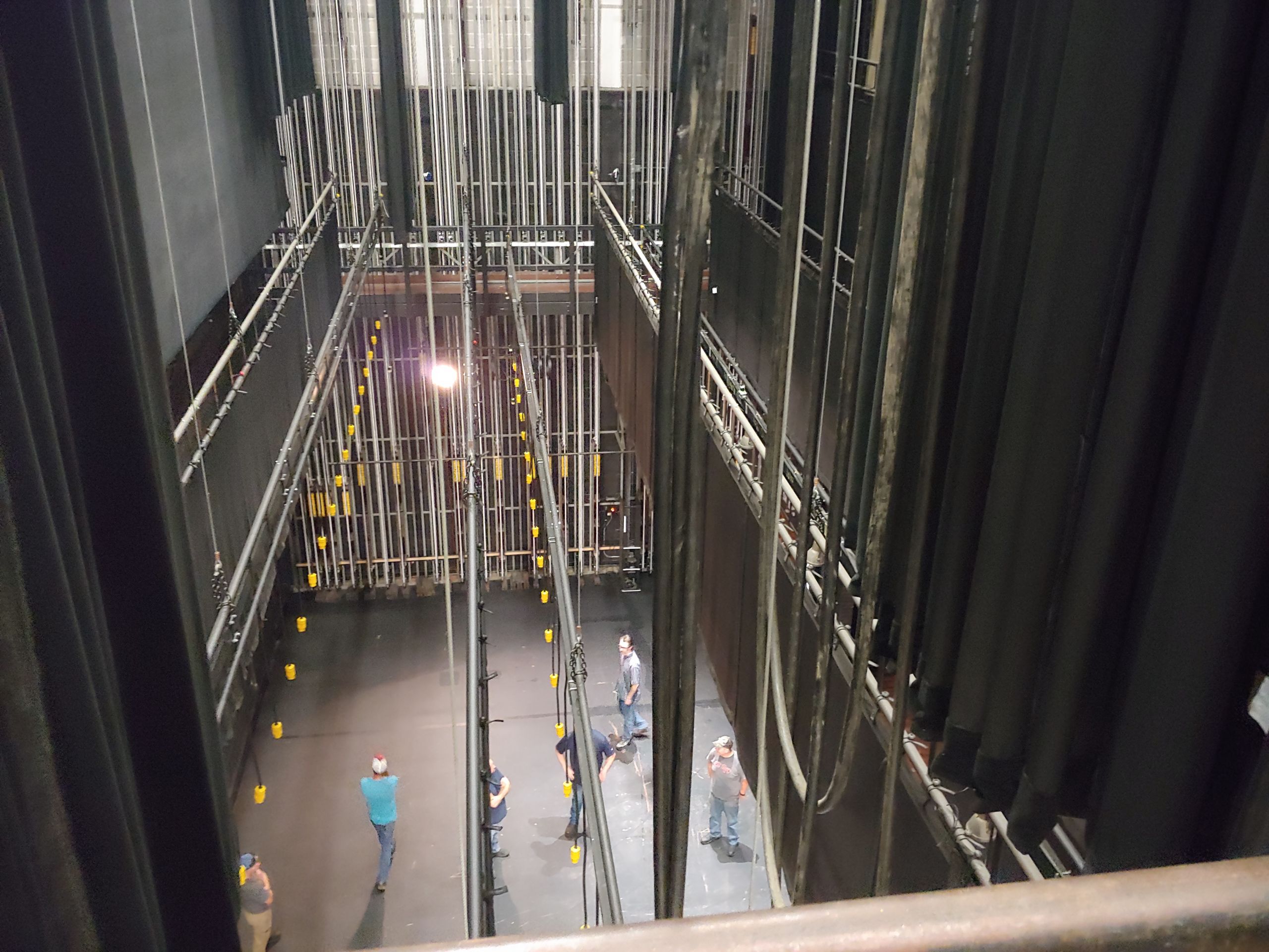 Ringging System How to Choose the Right Rigging System for Your Stage | Thern® Stage ...